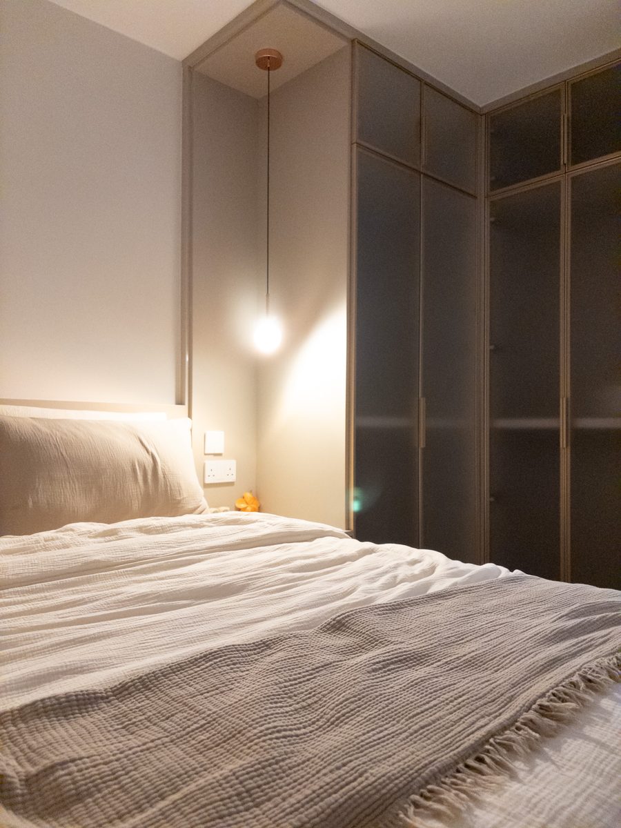 HOMIC DÉCOR 舊居屋翻新 — 樂富嘉強苑主人房L型衣櫃