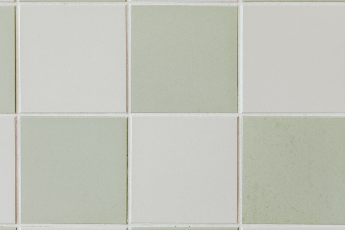 HOMIC DÉCOR 裝修磁磚揀選 — 磁磚材質同色辦比較